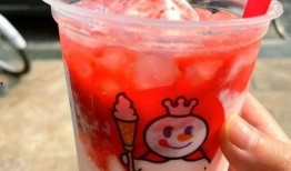 吃瓜娱乐酱蜜雪冰城,吃瓜娱乐酱的甜蜜邂逅